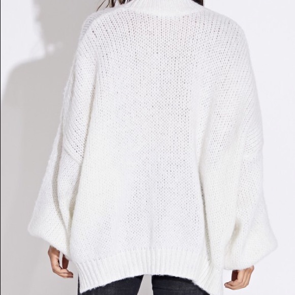 SALE✨Off White Bubble Sleeve Knit Sweater - Picture 5 of 7
